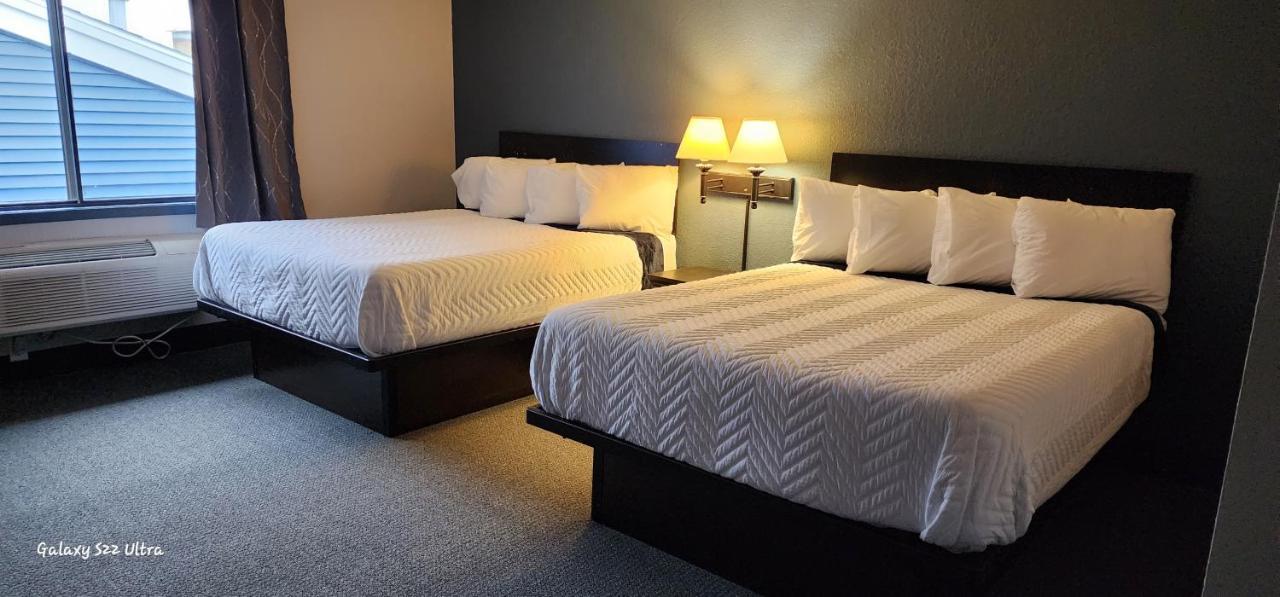 The Oasis Hotel & Bar Sheboygan Falls Экстерьер фото