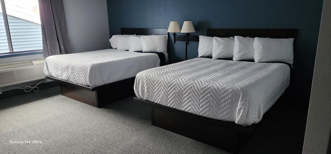 The Oasis Hotel & Bar Sheboygan Falls Экстерьер фото